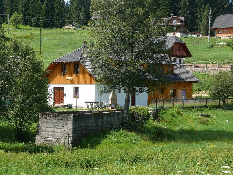 Kvilda na Šumavě – pohled ze silnice